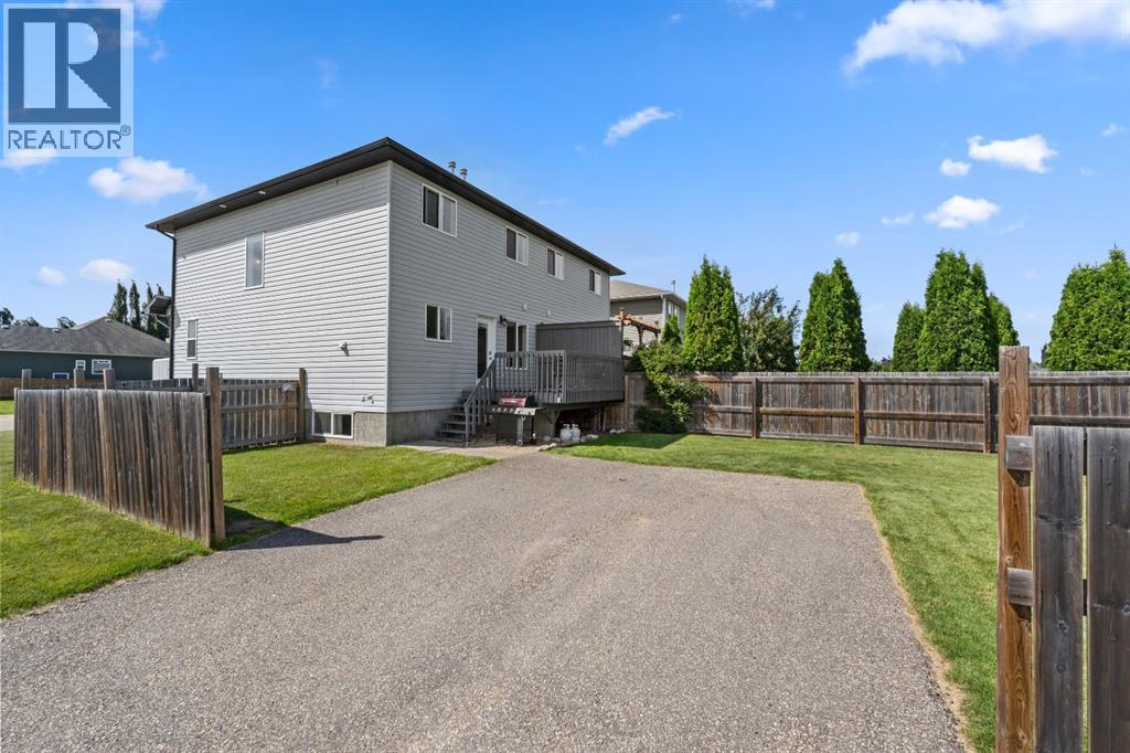 92 Wellwood Drive, Whitecourt, Alberta  T7S 0B6 - Photo 3 - A2334522