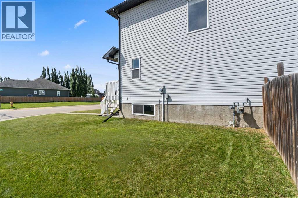 92 Wellwood Drive, Whitecourt, Alberta  T7S 0B6 - Photo 33 - A2334522