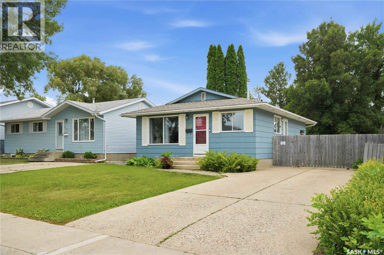 338 Brock CRESCENT, Saskatoon, Saskatchewan