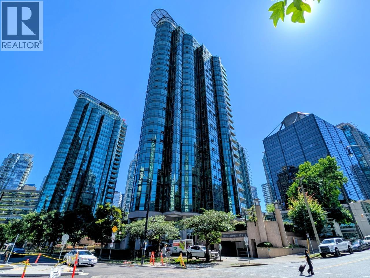 202 588 BROUGHTON STREET, Vancouver, British Columbia