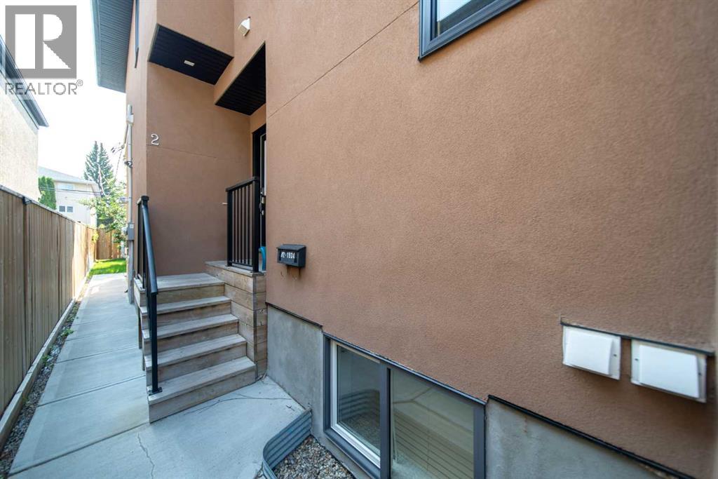 2, 1934 26 Street SW, Calgary, Alberta  T3E 2A1 - Photo 2 - A2326972