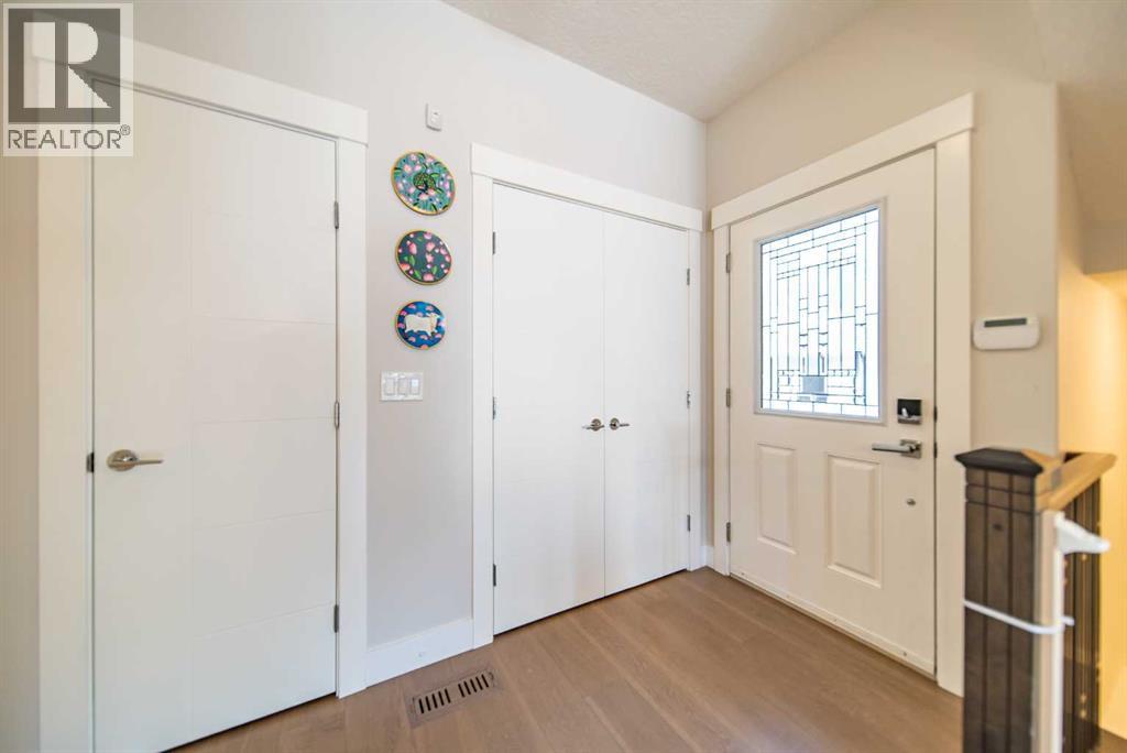 2, 1934 26 Street SW, Calgary, Alberta  T3E 2A1 - Photo 3 - A2326972