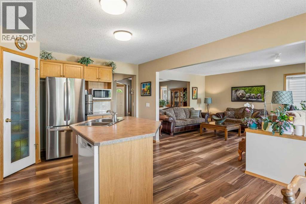 132 Hidden Ranch Crescent Nw, Calgary, Alberta  T3A 5W3 - Photo 6 - A2318654