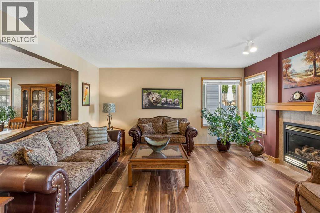 132 Hidden Ranch Crescent Nw, Calgary, Alberta  T3A 5W3 - Photo 3 - A2318654