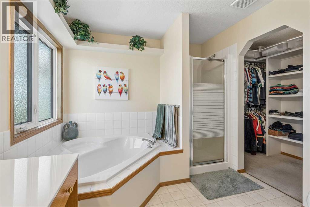 132 Hidden Ranch Crescent Nw, Calgary, Alberta  T3A 5W3 - Photo 18 - A2318654