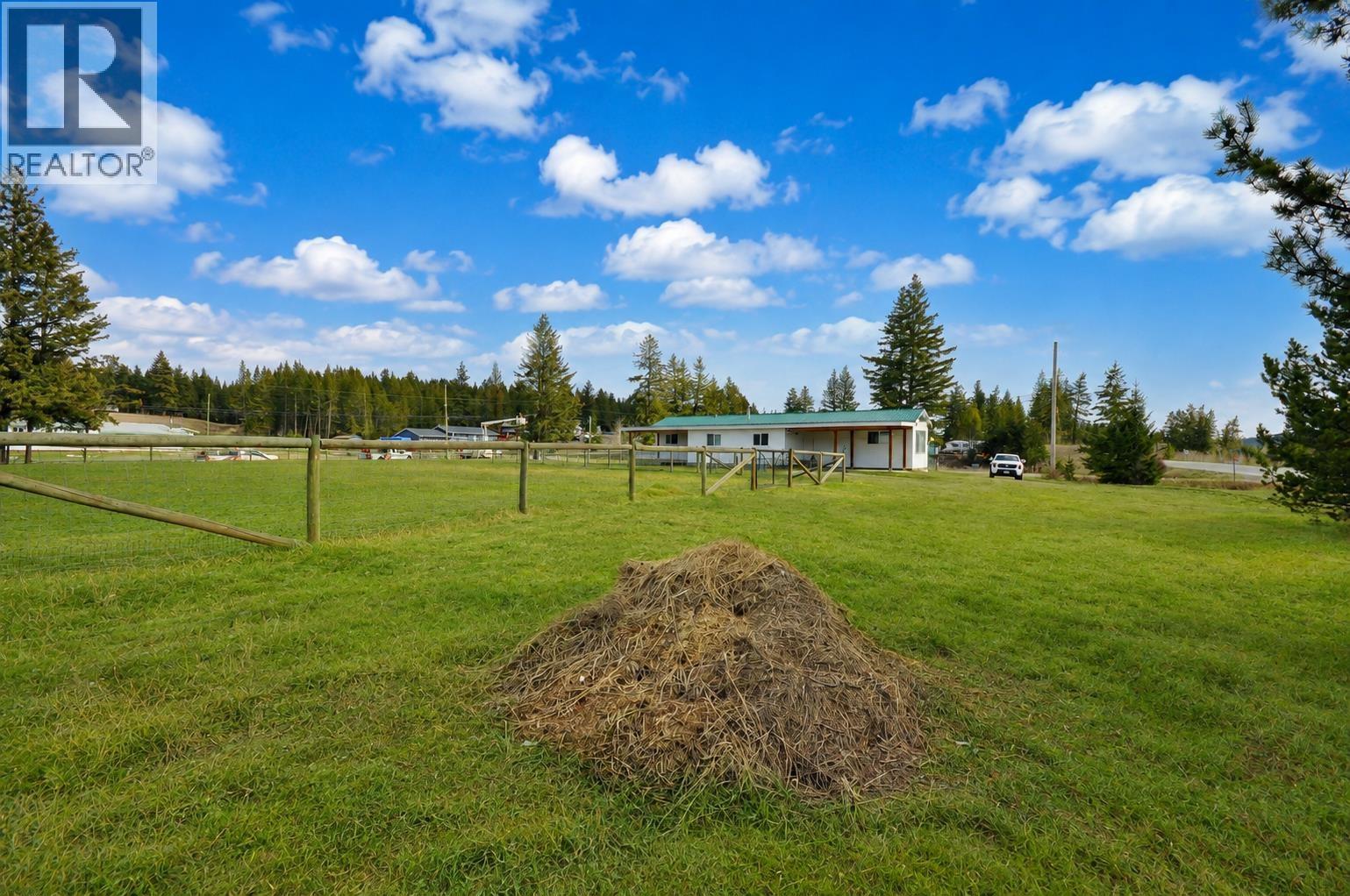 3238 Hinsche Road, 150 Mile House, British Columbia  V0K 2G0 - Photo 2 - R3105083