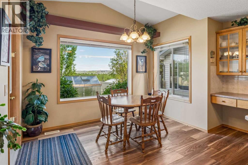 132 Hidden Ranch Crescent Nw, Calgary, Alberta  T3A 5W3 - Photo 10 - A2318654