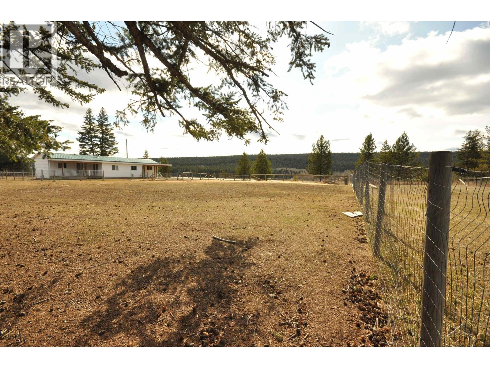 3238 Hinsche Road, 150 Mile House, British Columbia  V0K 2G0 - Photo 32 - R3105083