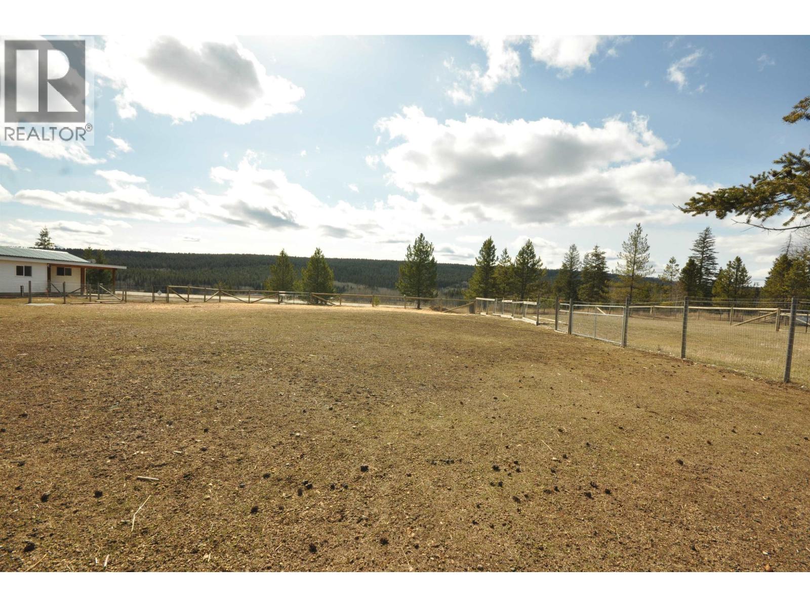 3238 Hinsche Road, 150 Mile House, British Columbia  V0K 2G0 - Photo 31 - R3105083