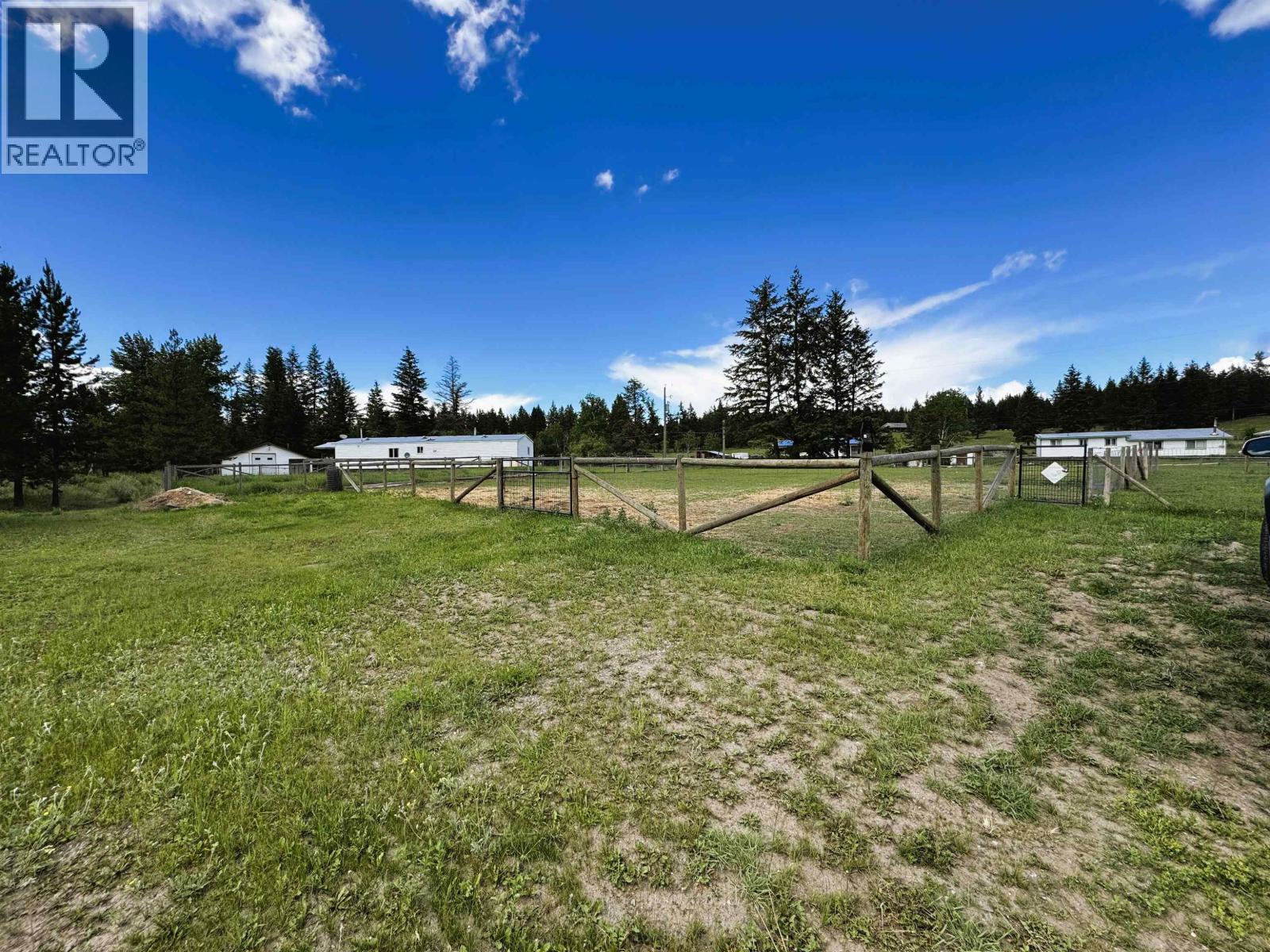 3238 Hinsche Road, 150 Mile House, British Columbia  V0K 2G0 - Photo 7 - R3105083