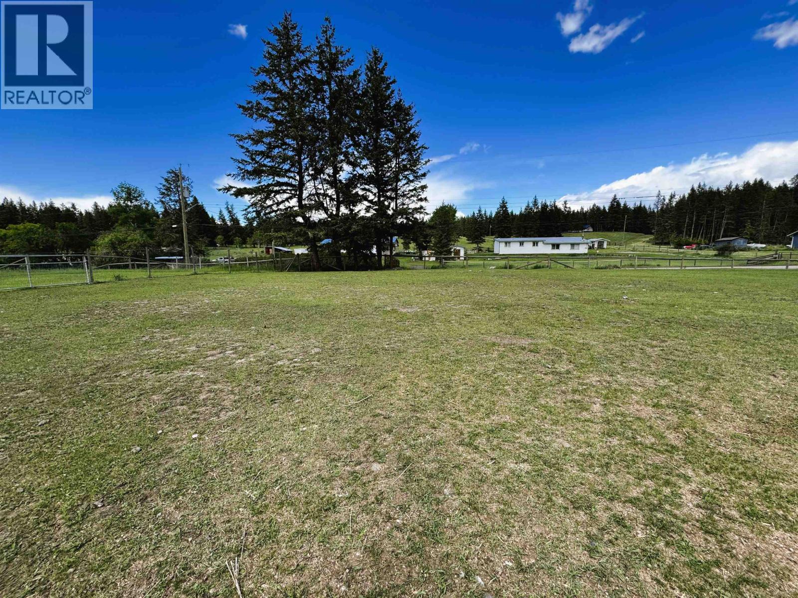 3238 Hinsche Road, 150 Mile House, British Columbia  V0K 2G0 - Photo 3 - R3105083