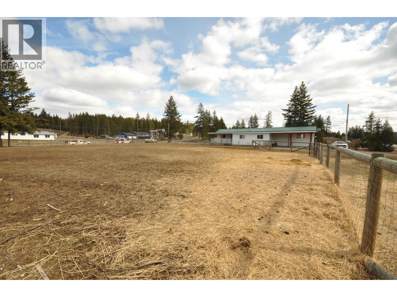 3238 Hinsche Road, 150 Mile House, British Columbia  V0K 2G0 - Photo 29 - R3105083