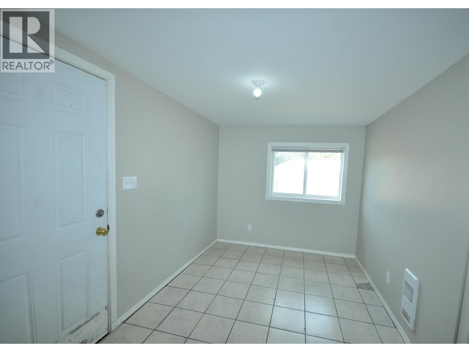 3238 Hinsche Road, 150 Mile House, British Columbia  V0K 2G0 - Photo 14 - R3105083