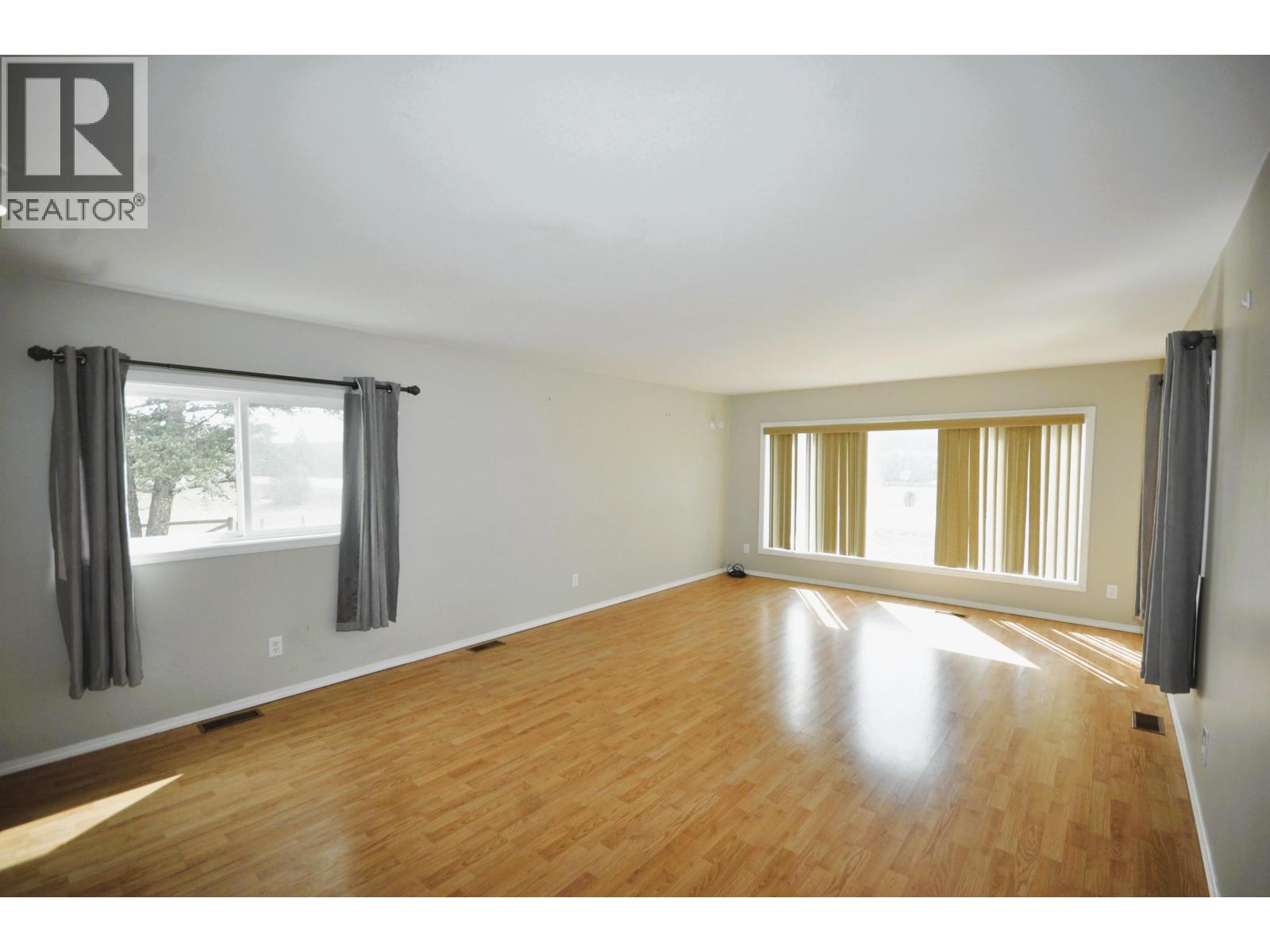 3238 Hinsche Road, 150 Mile House, British Columbia  V0K 2G0 - Photo 12 - R3105083