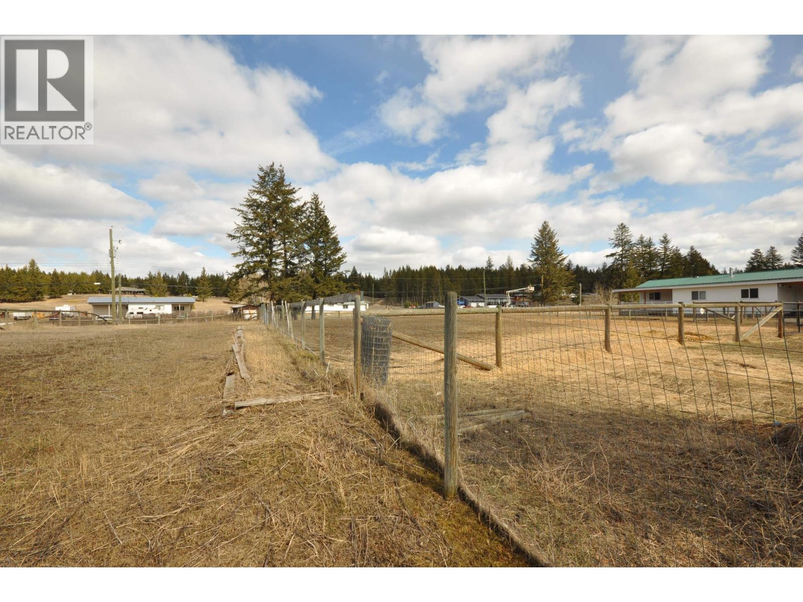 3238 Hinsche Road, 150 Mile House, British Columbia  V0K 2G0 - Photo 30 - R3105083