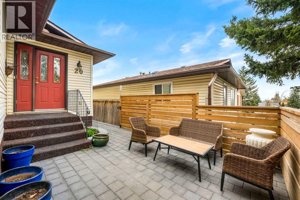 20 Bedwood Hill Ne, Calgary, Alberta  T3K 1L9 - Photo 2 - A2335316