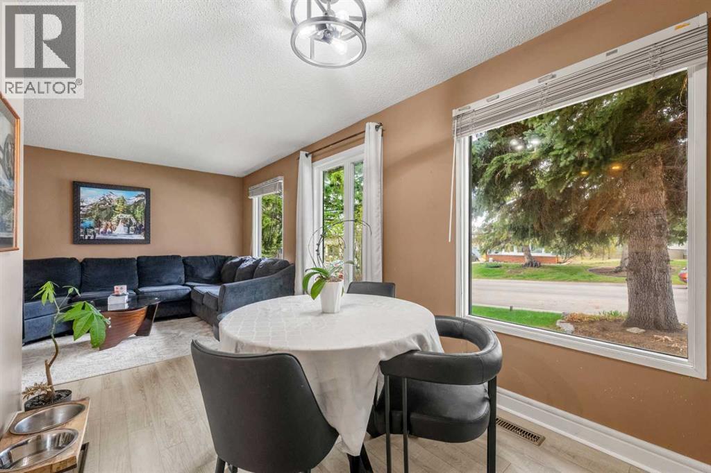 20 Bedwood Hill Ne, Calgary, Alberta  T3K 1L9 - Photo 7 - A2335316