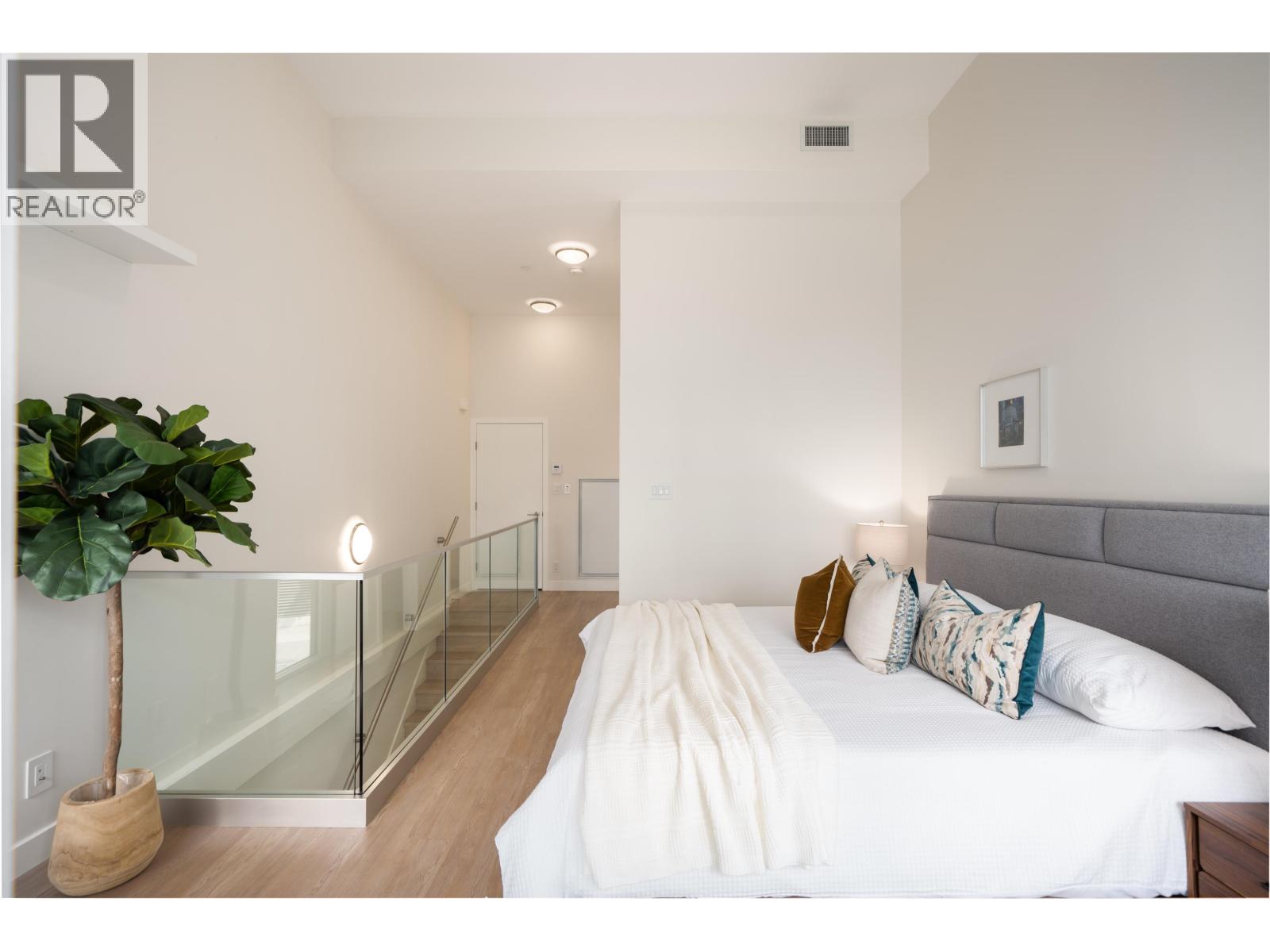 149 E 1st Avenue, Vancouver, British Columbia V6A 0E8 - Photo 12 - R3153628