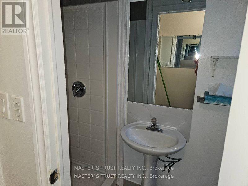 69 Grove Park Crescent, Toronto, Ontario  M2J 2C7 - Photo 2 - C13470402