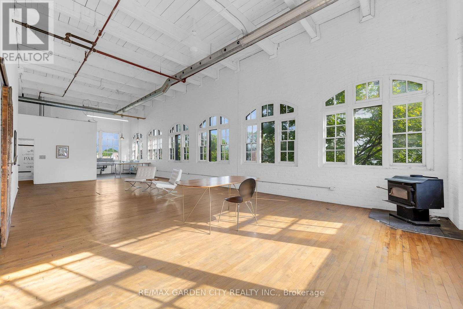 LOFT - 468 CUMBERLAND AVENUE, Hamilton, Ontario