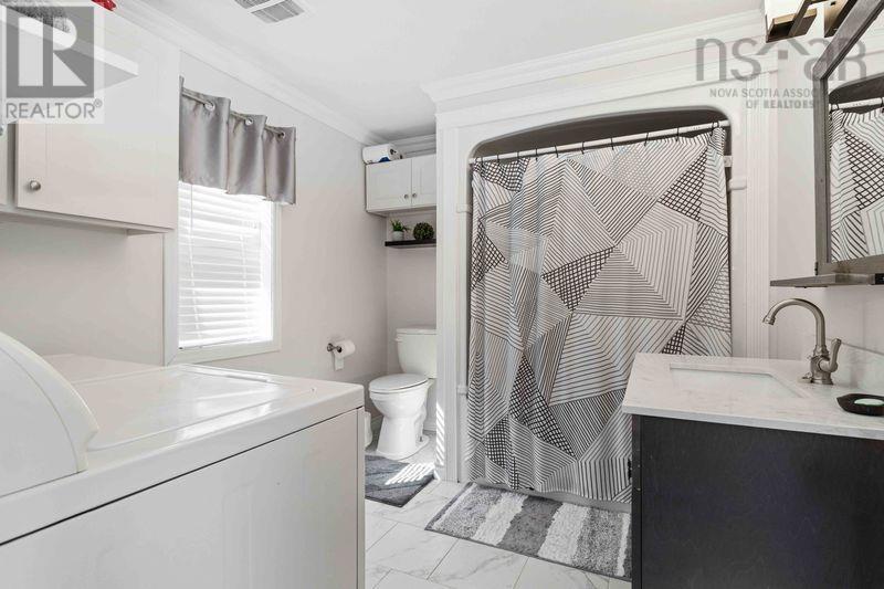57 St Phillips Street, Bridgewater, Nova Scotia  B4V 1W4 - Photo 6 - 202612075