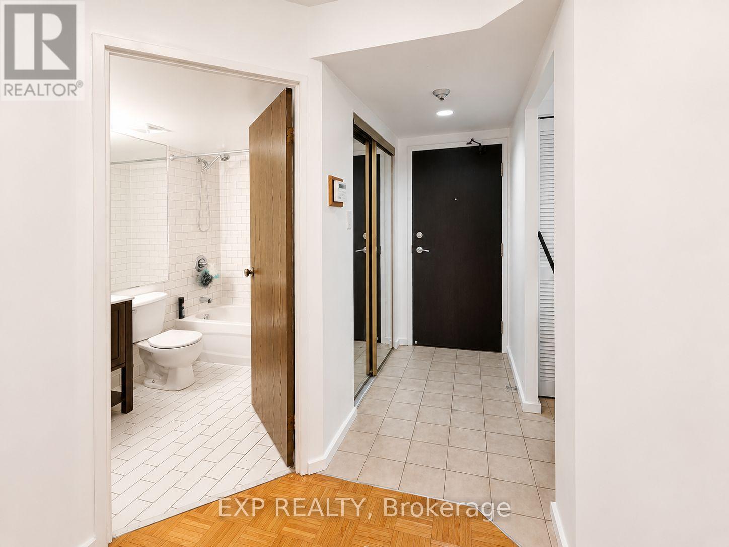705 - 15 MAITLAND PLACE, Toronto, Ontario