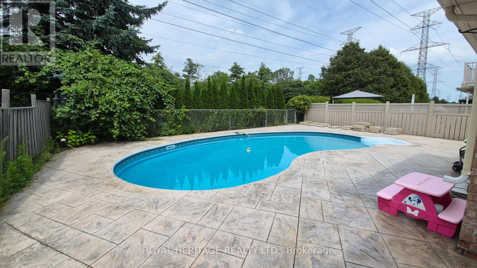 1221 Fieldstone Circle, Pickering, Ontario  L1X 1B9 - Photo 36 - E13648282