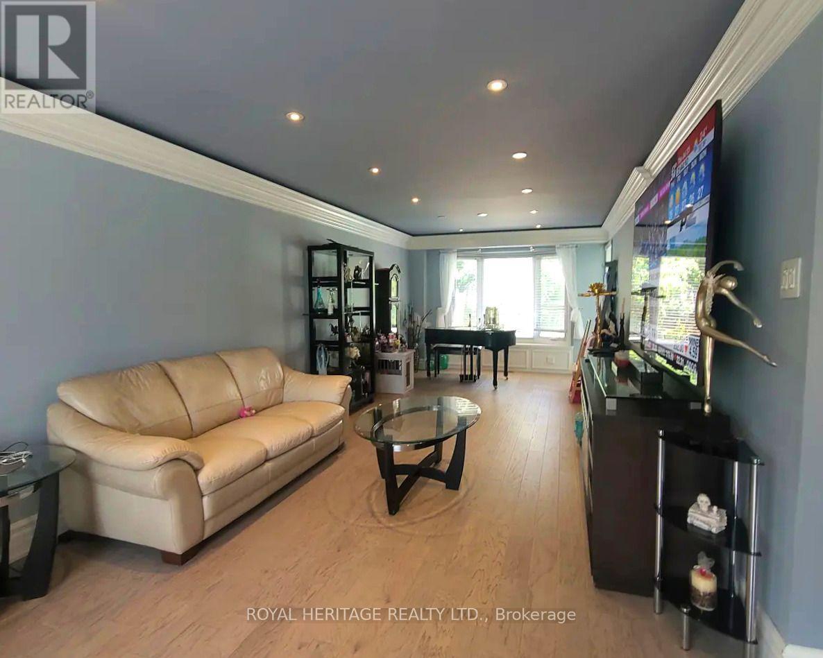 1221 Fieldstone Circle, Pickering, Ontario  L1X 1B9 - Photo 6 - E13648282