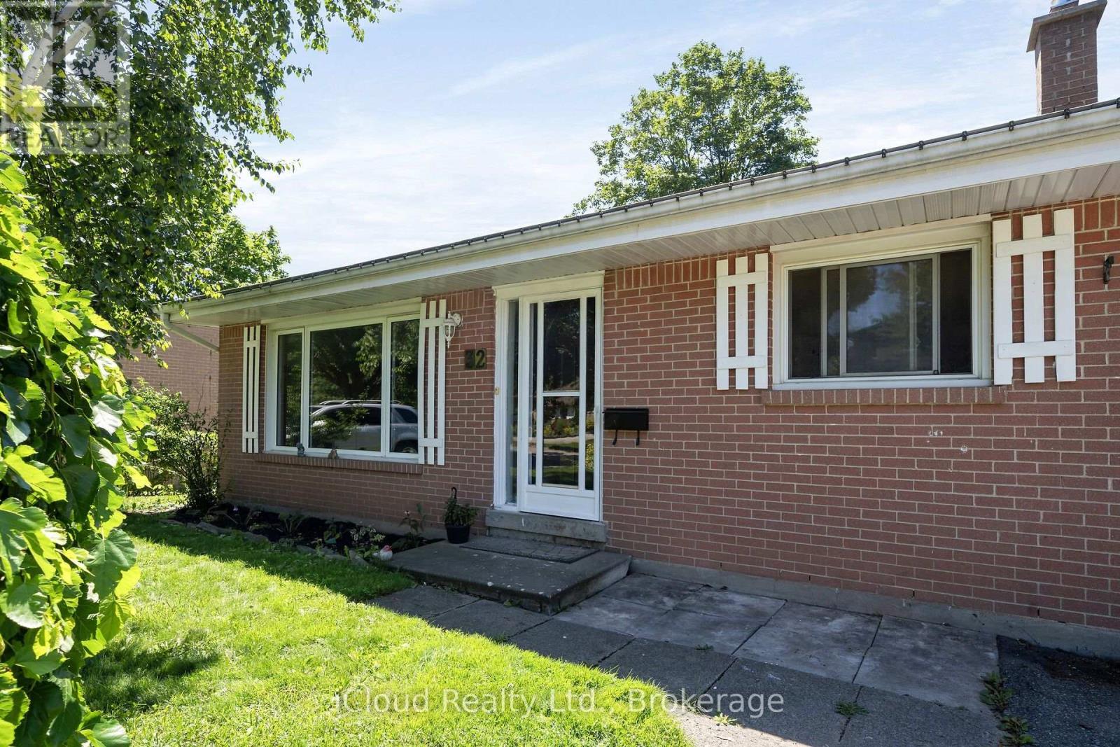32 MOWBRAY PLACE, Halton Hills, Ontario