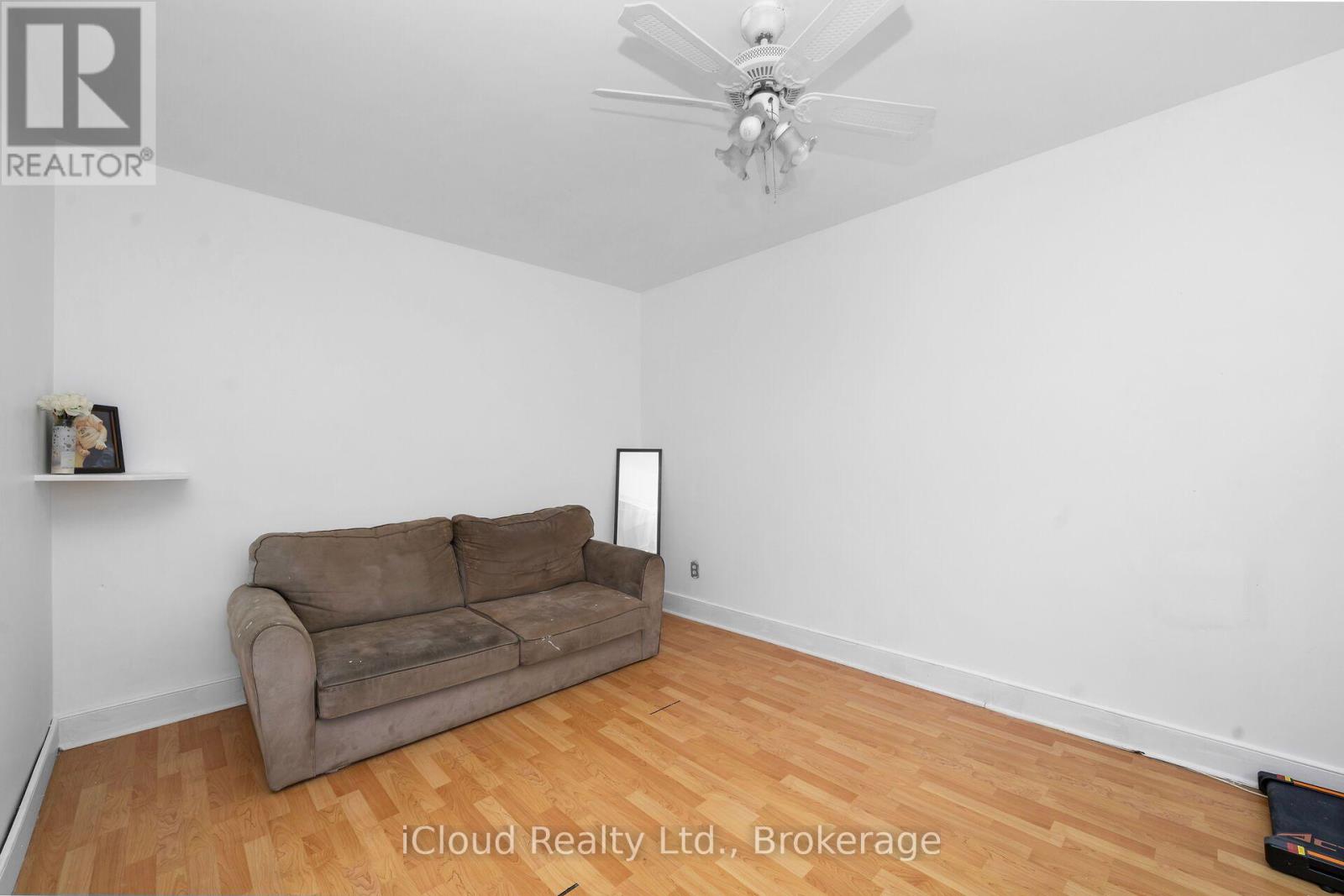 32 Mowbray Place, Halton Hills, Ontario  L7J 2J8 - Photo 16 - W13648286