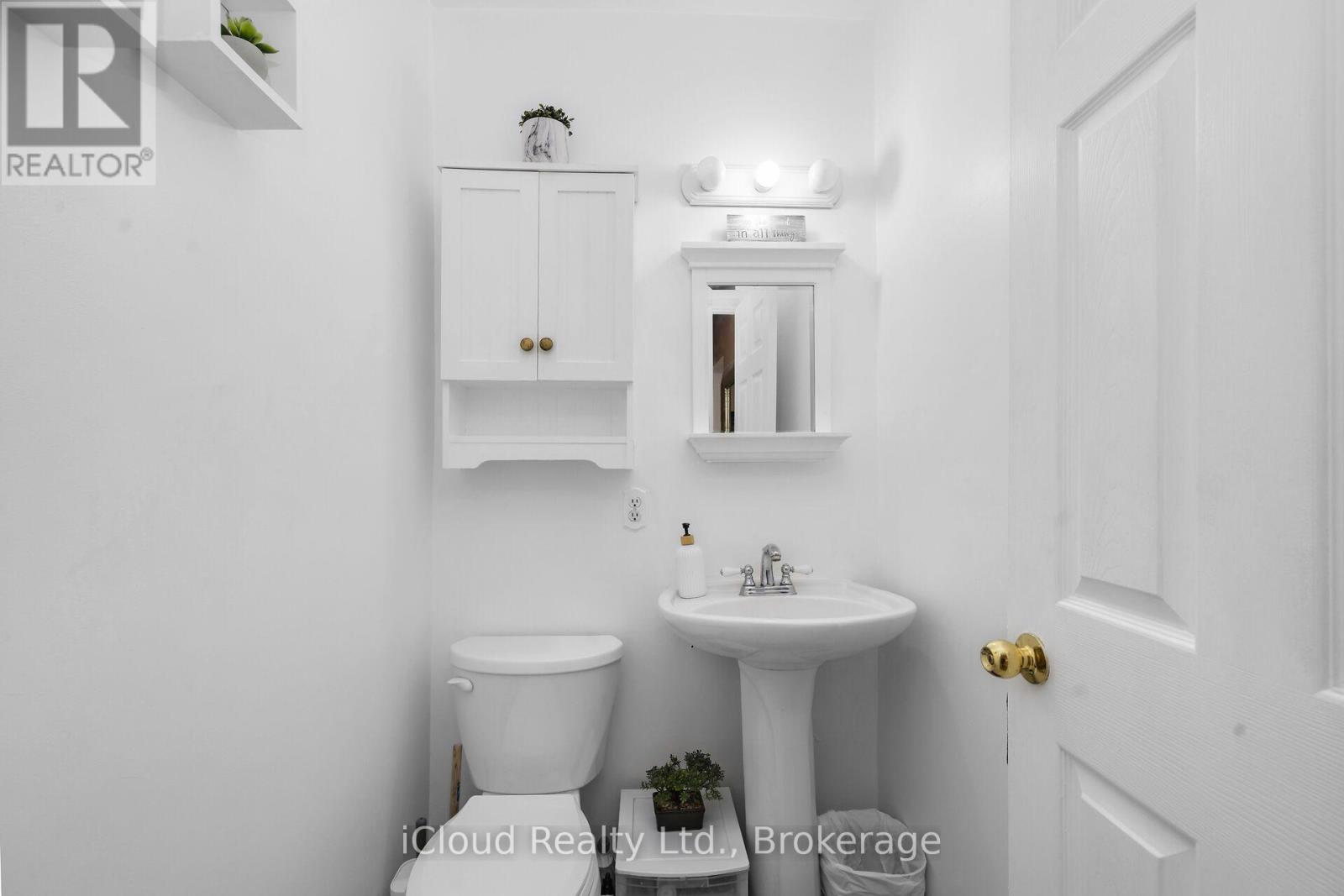 32 Mowbray Place, Halton Hills, Ontario  L7J 2J8 - Photo 18 - W13648286