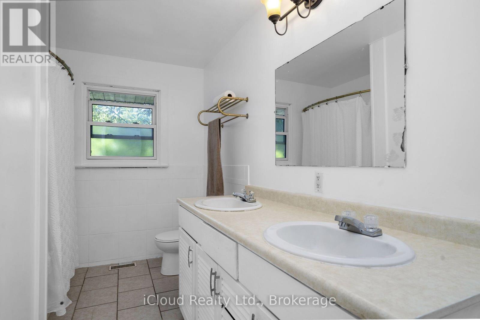 32 Mowbray Place, Halton Hills, Ontario  L7J 2J8 - Photo 21 - W13648286