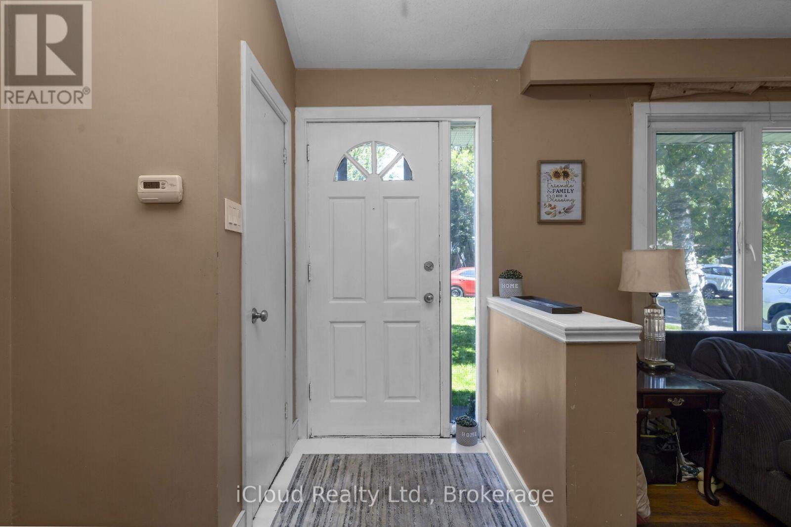 32 Mowbray Place, Halton Hills, Ontario  L7J 2J8 - Photo 3 - W13648286