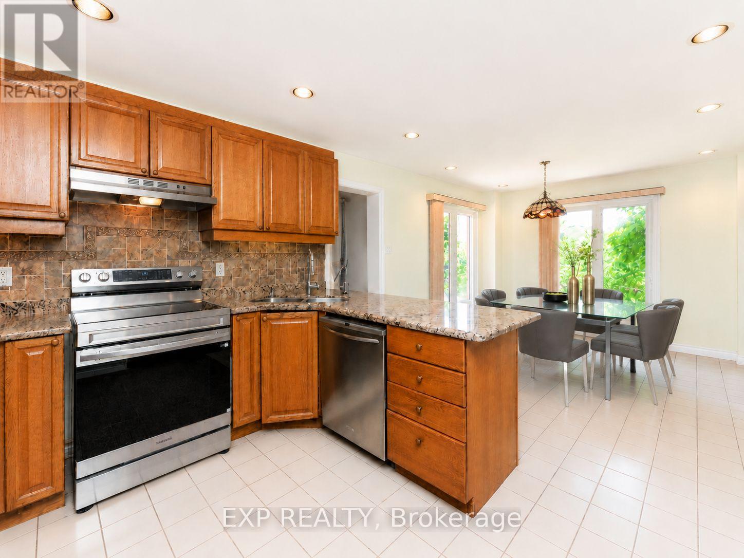 5 Hyde Park Drive, Richmond Hill, Ontario  L4B 1V3 - Photo 11 - N13645590