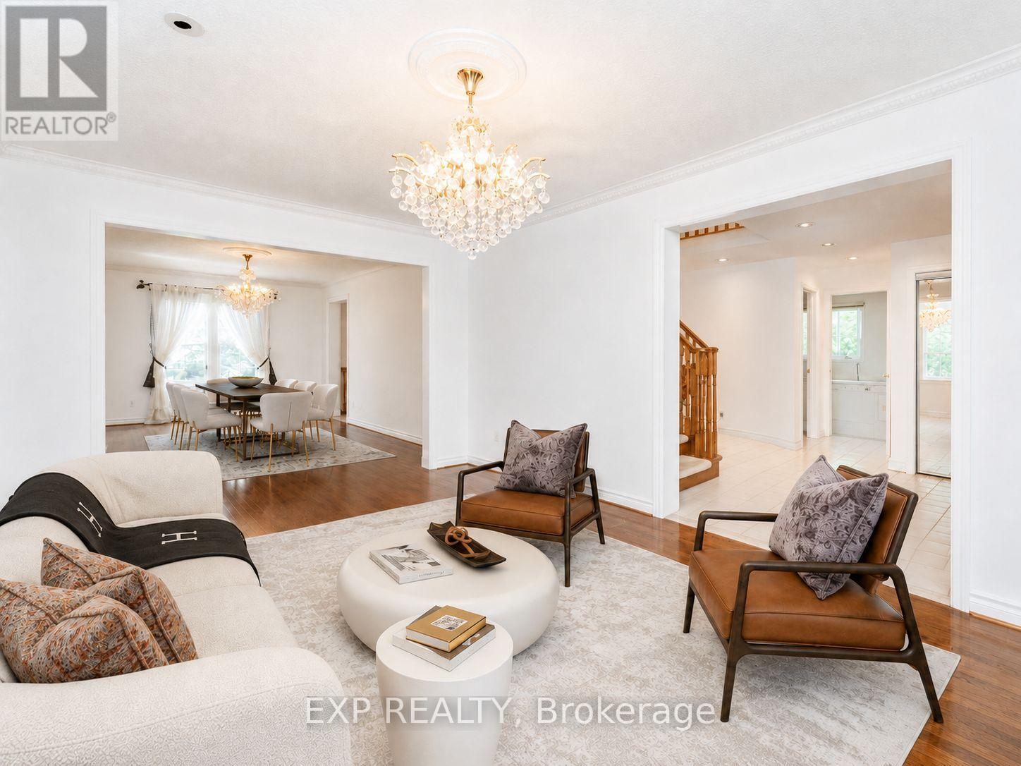 5 Hyde Park Drive, Richmond Hill, Ontario  L4B 1V3 - Photo 3 - N13645590