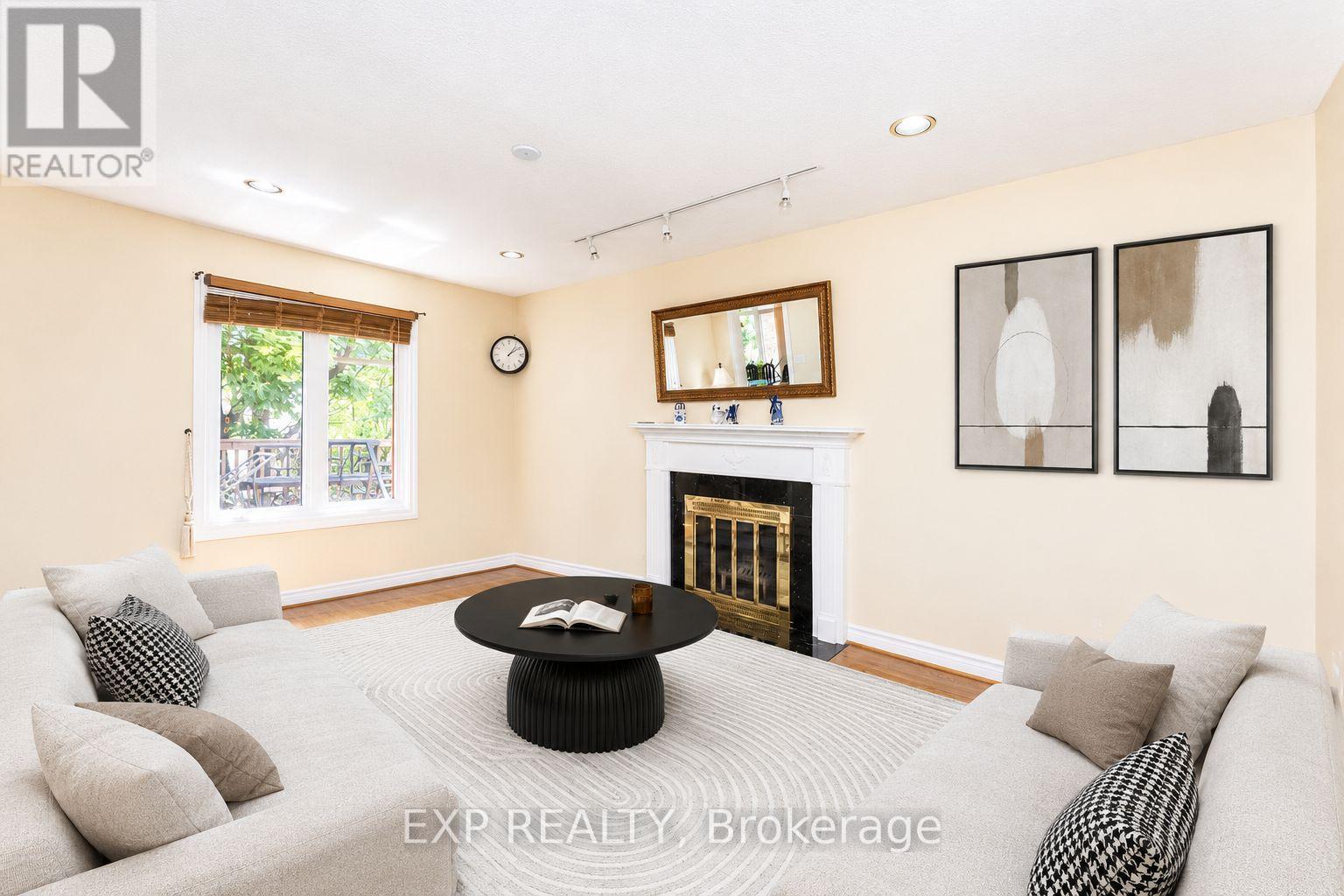 5 Hyde Park Drive, Richmond Hill, Ontario  L4B 1V3 - Photo 7 - N13645590