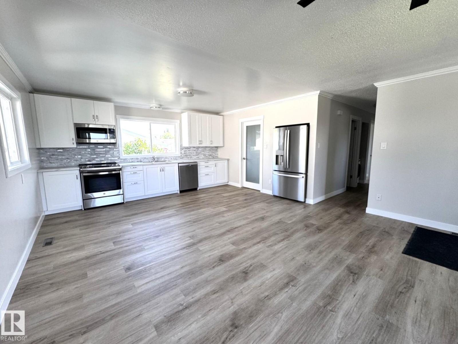4813 56 Av, Wildwood, Alberta  T0E 2M0 - Photo 5 - E4499882