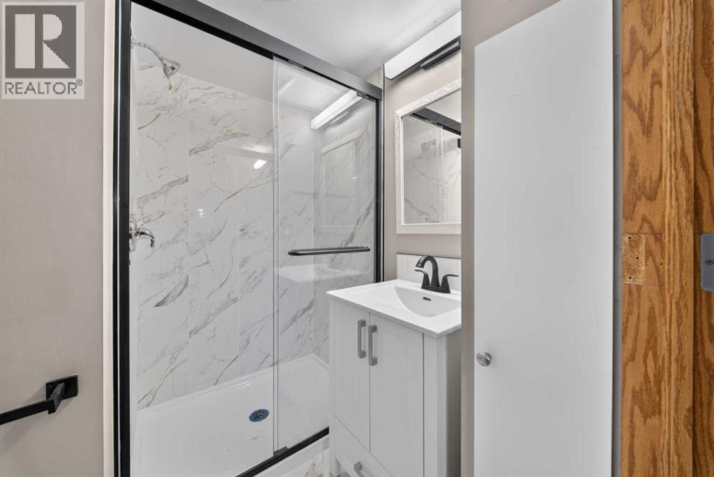 744 Luxstone Landing SW, Airdrie, Alberta  T4B 3L1 - Photo 35 - A2328521