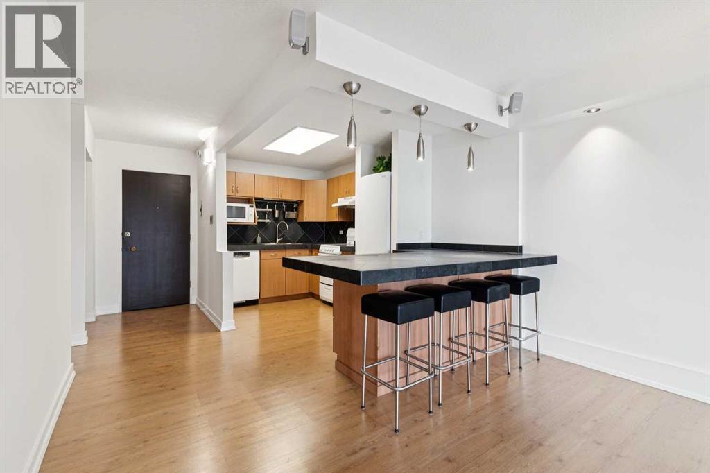 204, 328 Cedar Crescent Sw, Calgary, Alberta  T3C 2Y8 - Photo 12 - A2331961