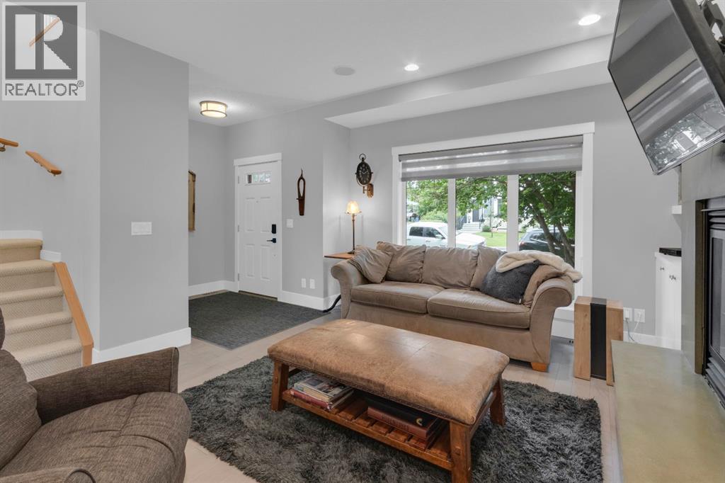 4616 82 Street Nw, Calgary, Alberta  T3B 2P7 - Photo 7 - A2334626