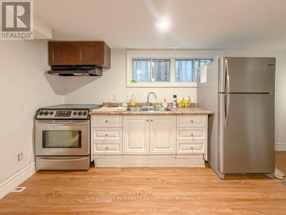 Lower - 275 Estelle Avenue, Toronto, Ontario M2N 5J4 - Photo 2 - C13648296