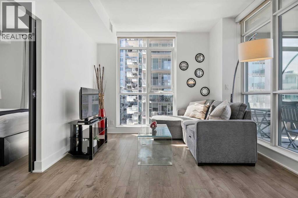 810, 550 Riverfront Avenue SE, Calgary, Alberta  T3P 1E9 - Photo 4 - A2326433