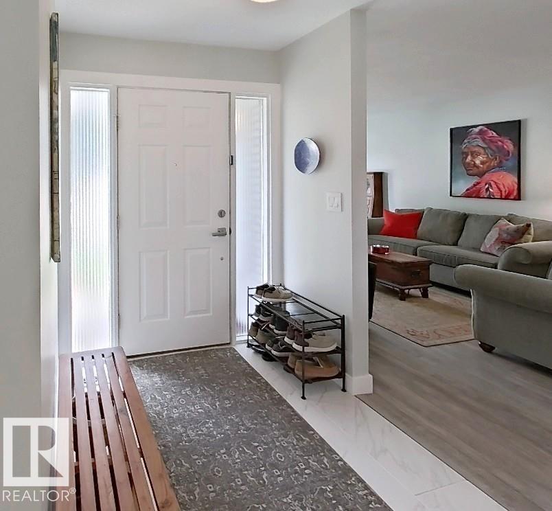 2725 104a St NW, Edmonton, Alberta  T6J 4C4 - Photo 3 - E4502540