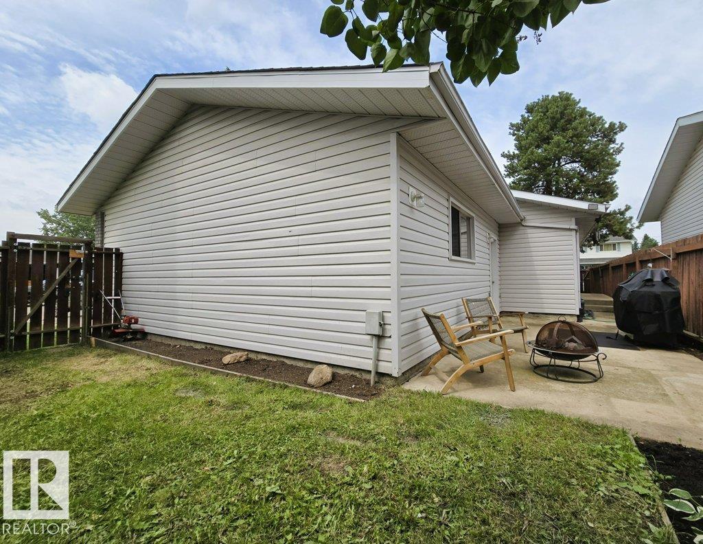 2725 104a St NW, Edmonton, Alberta  T6J 4C4 - Photo 32 - E4502540