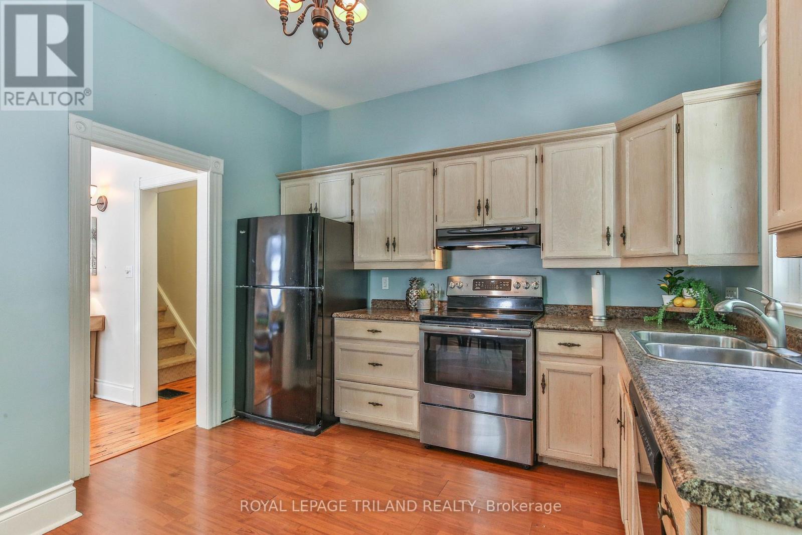 38 Byron Avenue E, London South, Ontario  N6C 1C5 - Photo 14 - X13648362