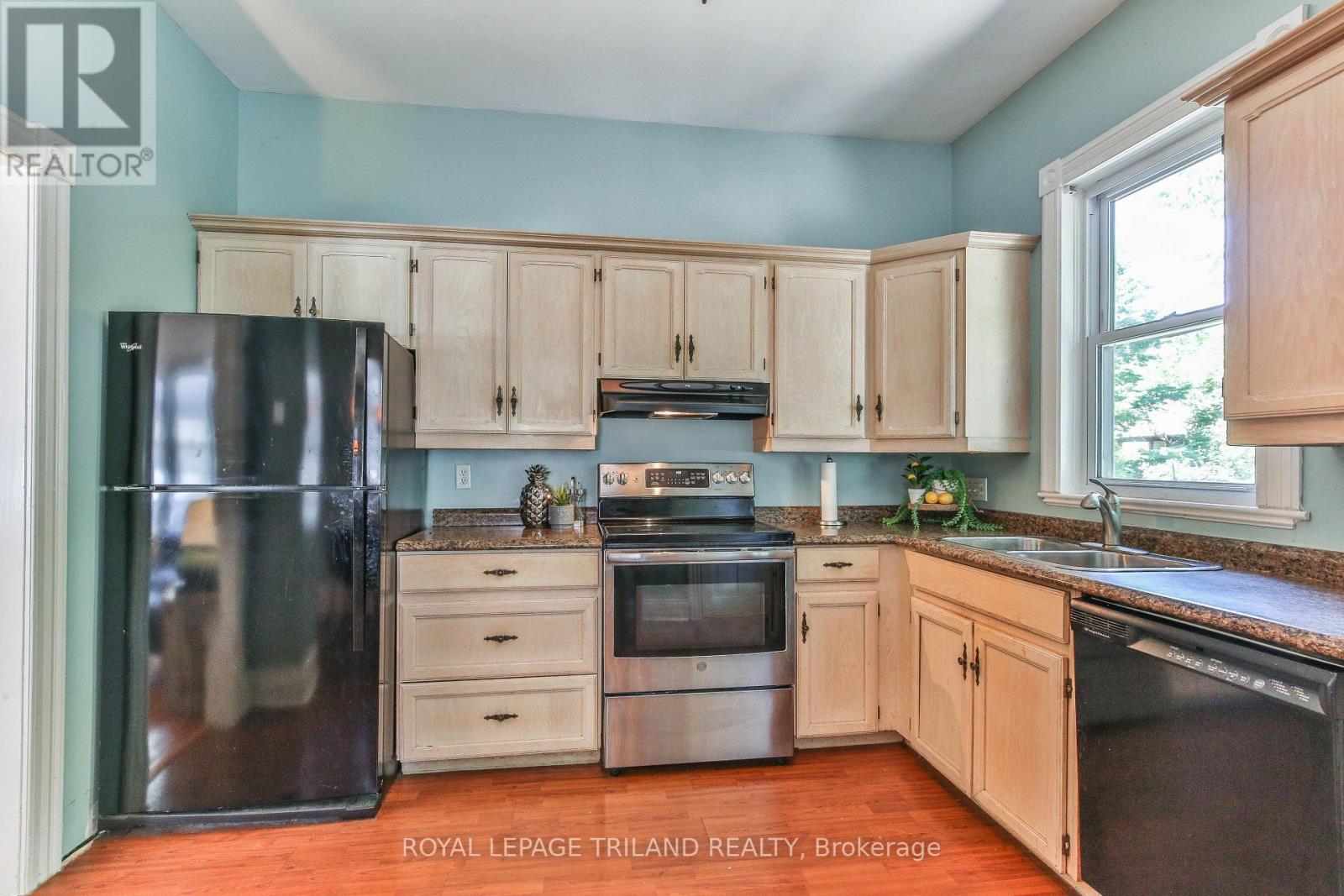 38 Byron Avenue E, London South, Ontario  N6C 1C5 - Photo 15 - X13648362