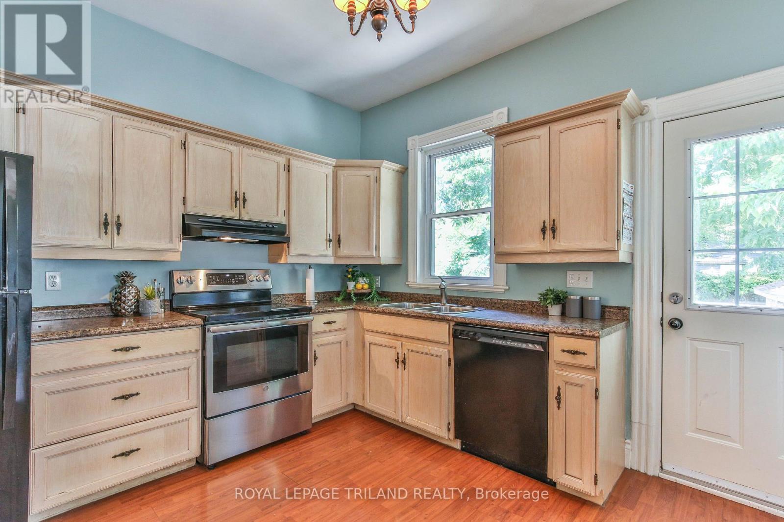 38 Byron Avenue E, London South, Ontario  N6C 1C5 - Photo 16 - X13648362