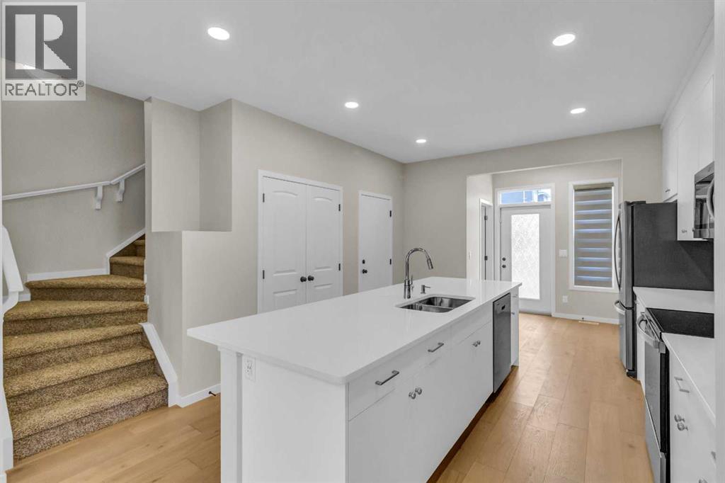 249 Aquila Drive NW, Calgary, Alberta  T3R 1Y6 - Photo 3 - A2335180