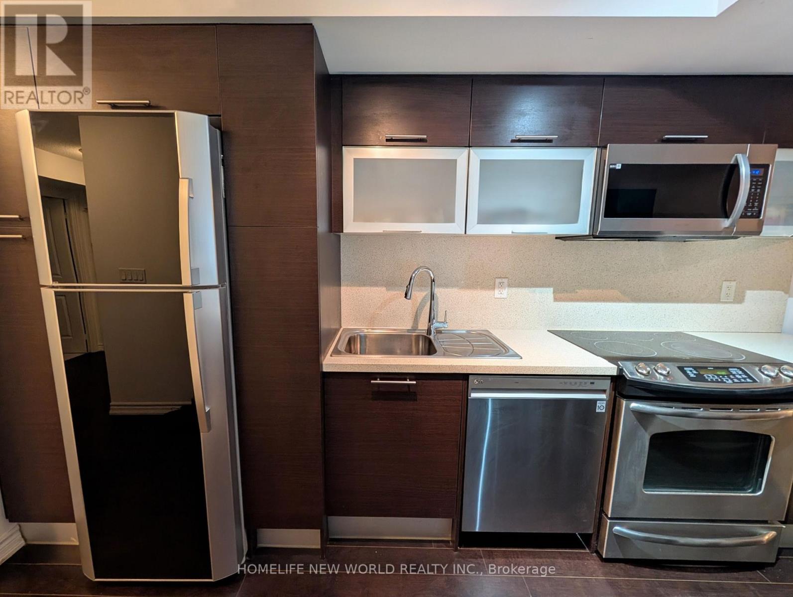 1401 - 386 Yonge Street, Toronto, Ontario  M5B 0A5 - Photo 2 - C13648372