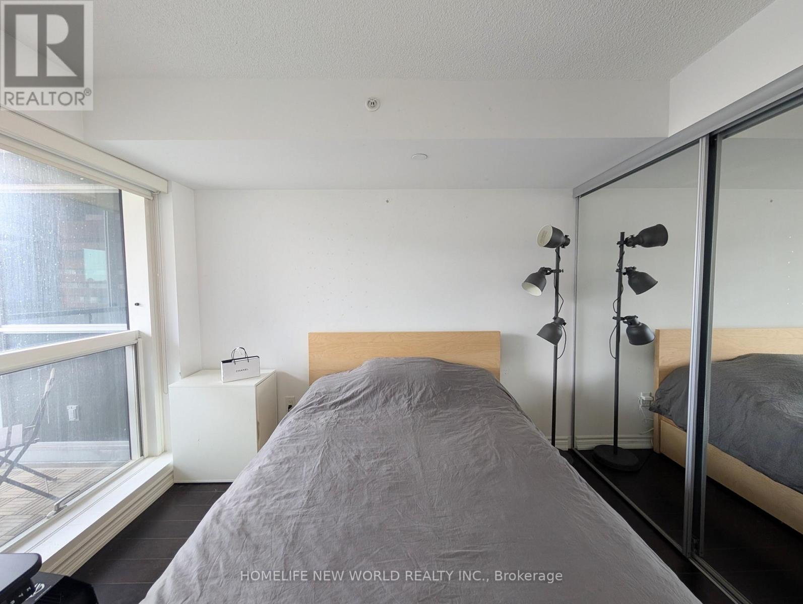 1401 - 386 Yonge Street, Toronto, Ontario  M5B 0A5 - Photo 5 - C13648372